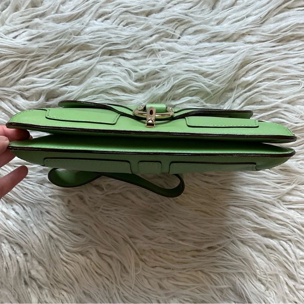 Kate Spade Sutton Gavin Green Leather Y2K 2000s Hook Closure Small Shoulder Bag